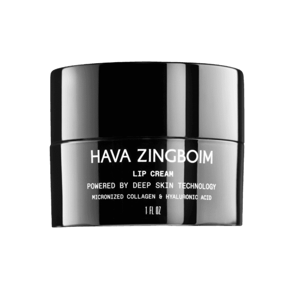 LIP CREAM מסדרת רמיקרונייזד הוא קרם השפתיים היחיד בעולם המוכח מחקרית כמחדיר קולגן בשלמותו לעומק העור, בשילוב עם חומצה היאלורונית ממוזערת וחדירה. ✔️ מטשטש קמטוטים, מרכך ומגמיש את העור ✔️ מעלה את רמת הנפח וממצק את הרקמה ✔️מעלה את רמת הלחות, ושומר עליה גבוהה לאורך זמן הקרם מעניק תחושת רעננות, והשפתיים תהיינה רכות, גמישות ובעלות ברק. הקולגן הפברילי הממוזער חודר לעור, הודות לטכנולוגיית המזעור החדשנית, ונצמד למולקולות החומצה ההיאלורונית. השילוב ביניהם מייצב את החומצה ההיאלורונית במקומה, ומעצים את פעילותה.